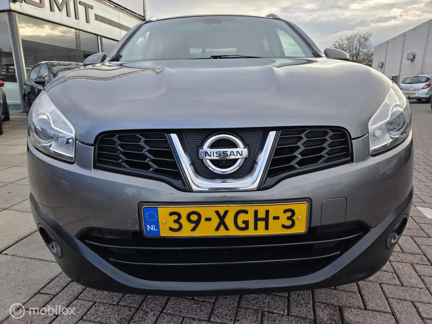 Nissan Qashqai+2 1.6 Connect Edition Grijs - 2
