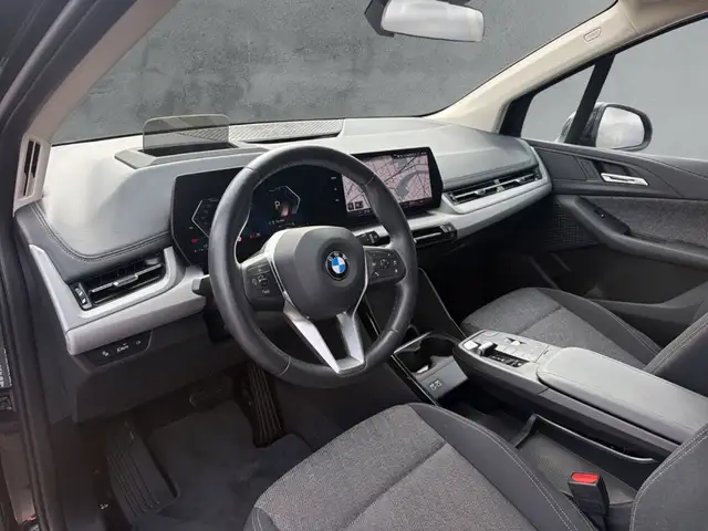 BMW 2 Series view 9