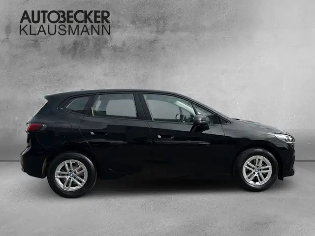BMW 2 Series view 4