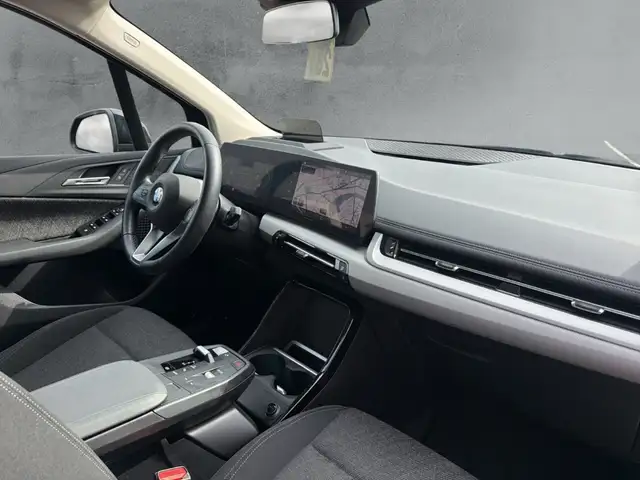 BMW 2 Series view 12