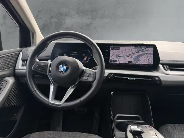 BMW 2 Series view 10