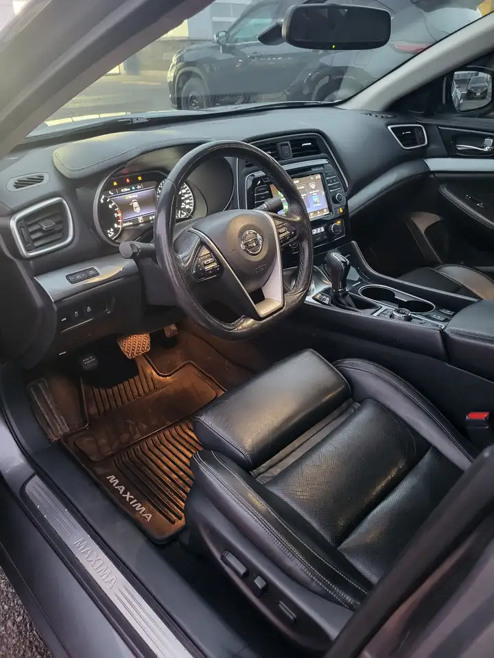 Nissan Maxima снимка Nissan Maxima
