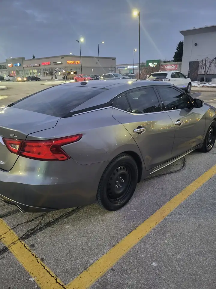 Nissan Maxima снимка Nissan Maxima
