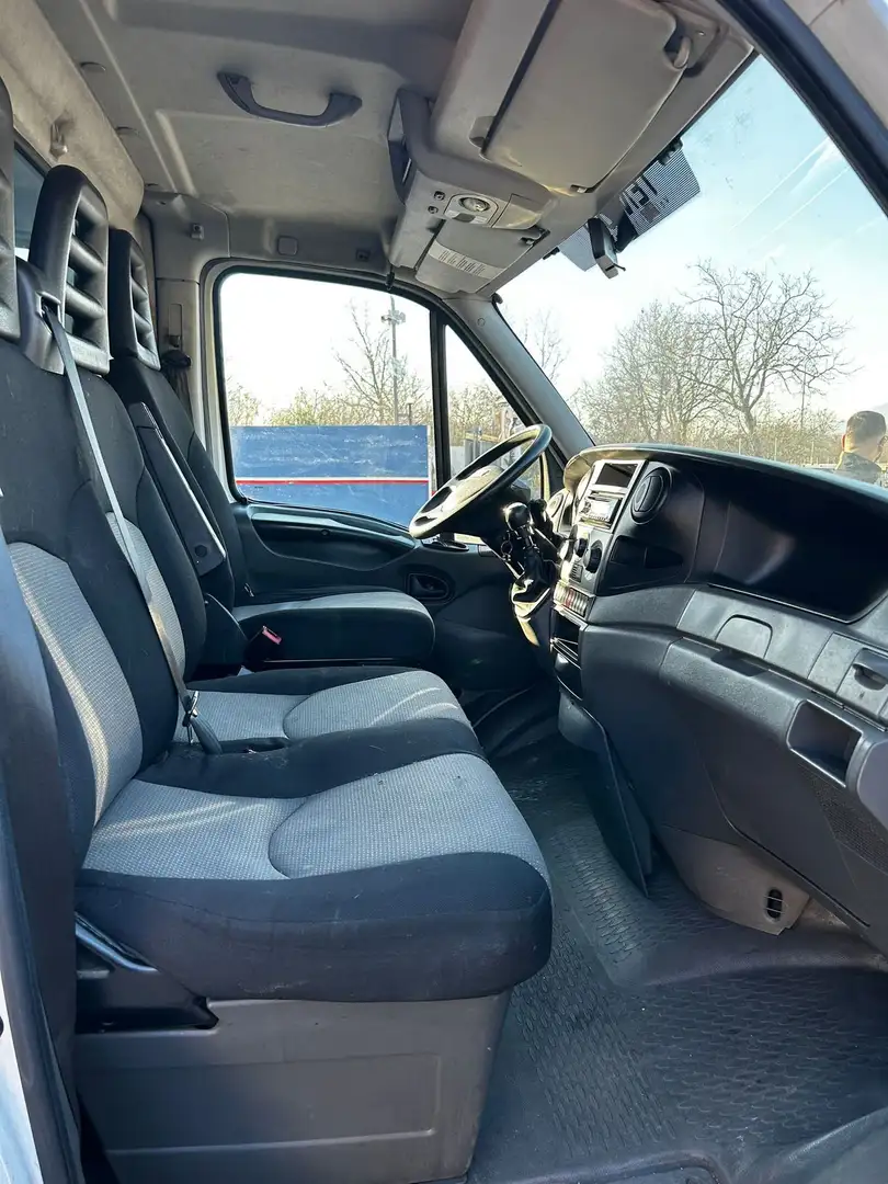 Iveco Daily 35C13 Blanc - 2