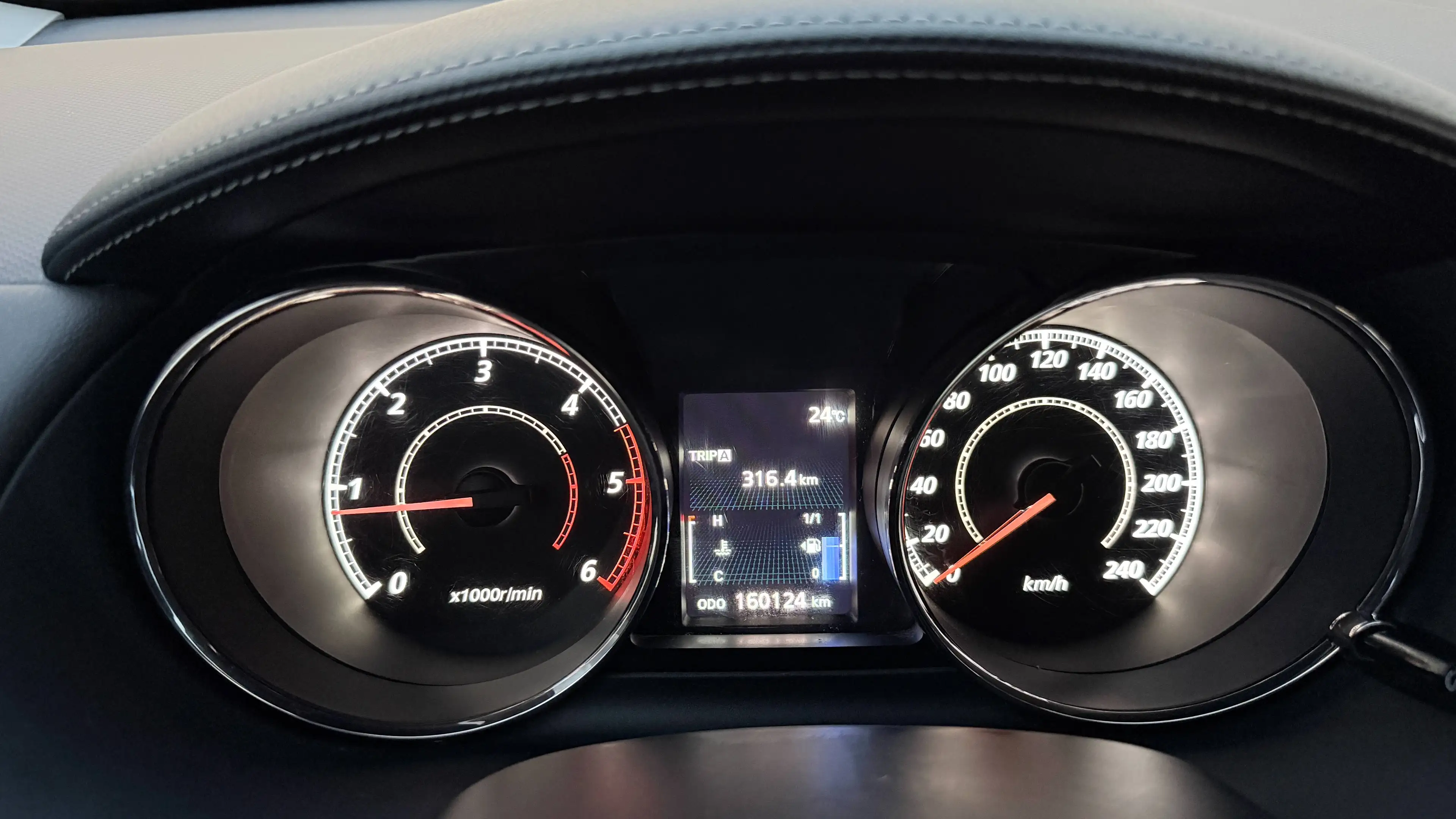 Peugeot 4007 Allure — photo 9