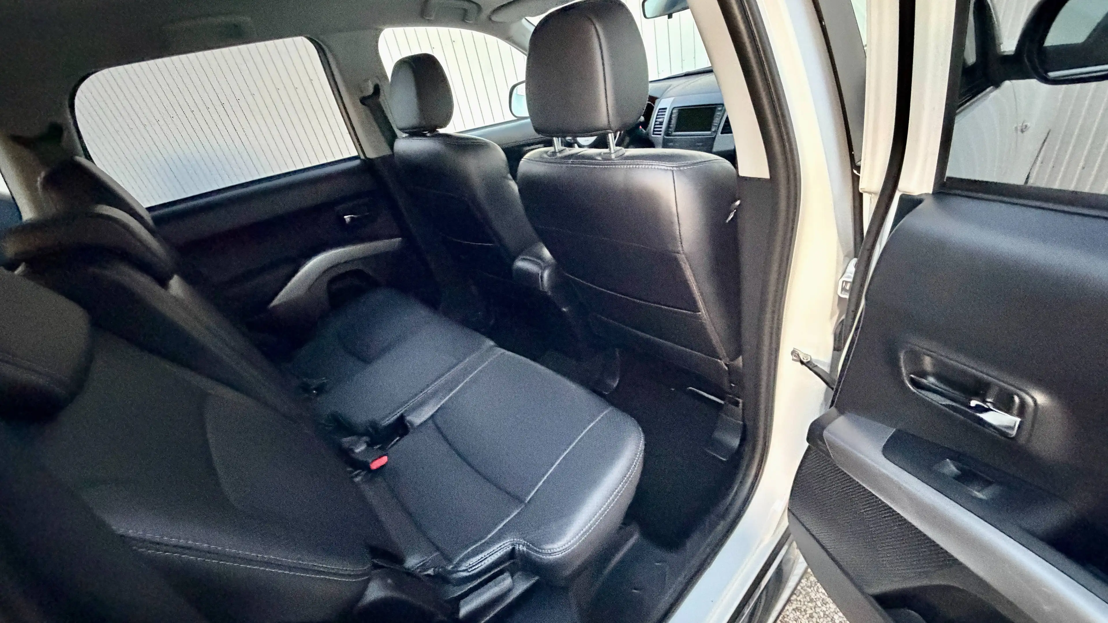 Peugeot 4007 Allure — photo 13
