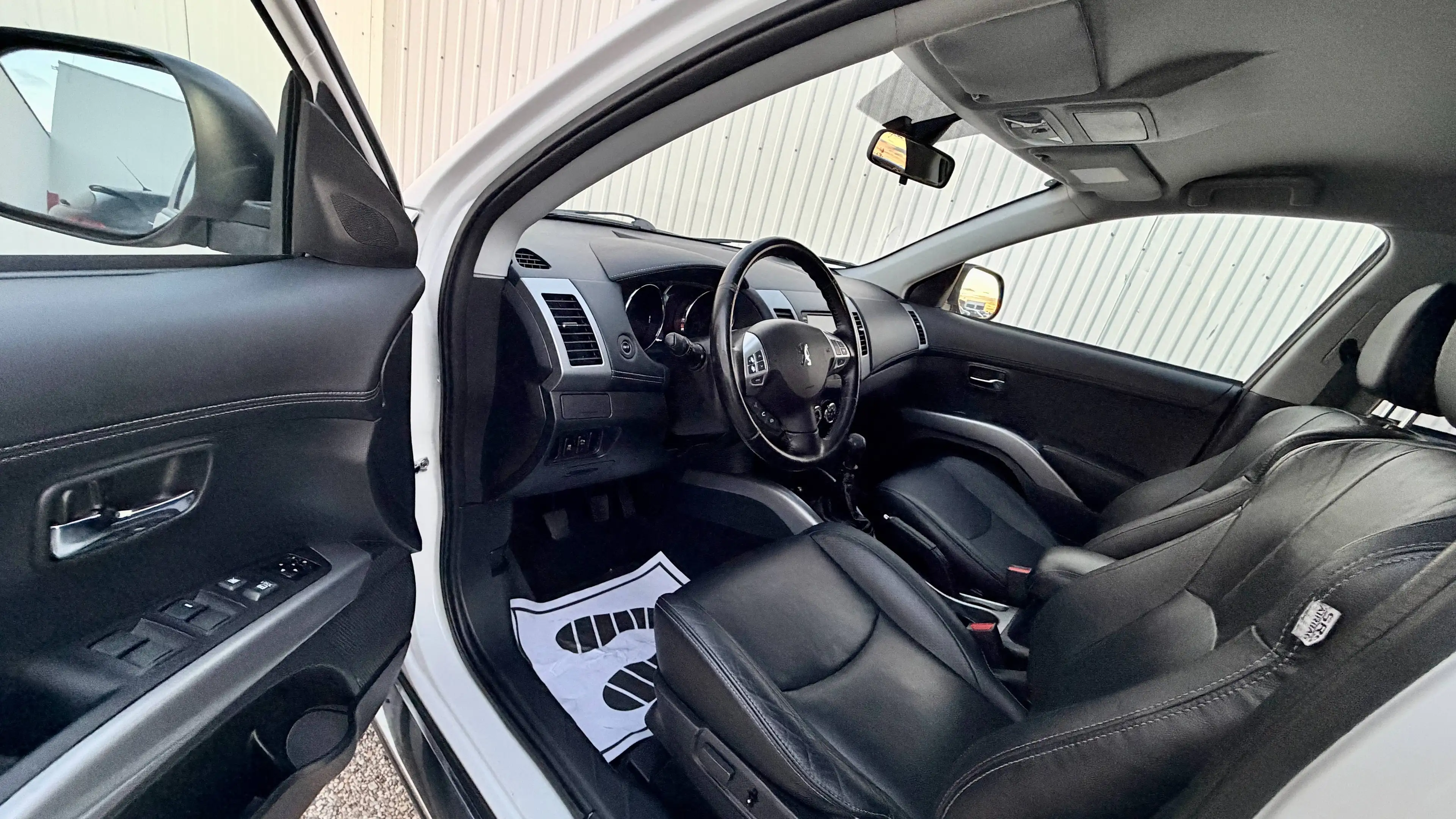 Peugeot 4007 Allure — photo 7