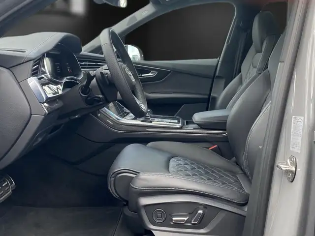 Audi SQ7 view 14