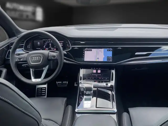 Audi SQ7 view 13