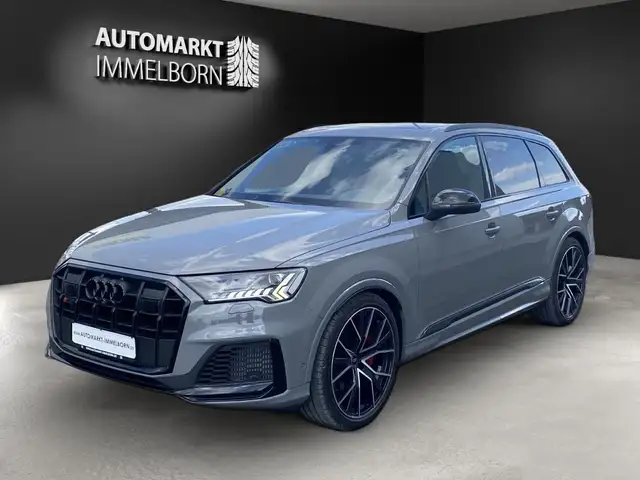 Audi SQ7 view 4