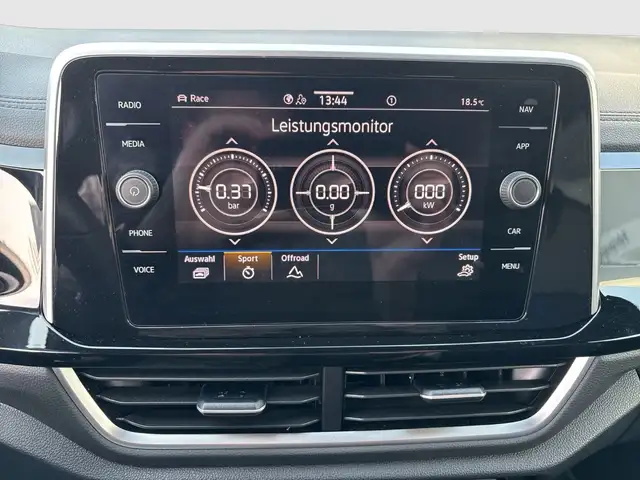Volkswagen T-Roc view 16