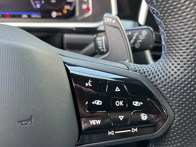 Volkswagen T-Roc view 18