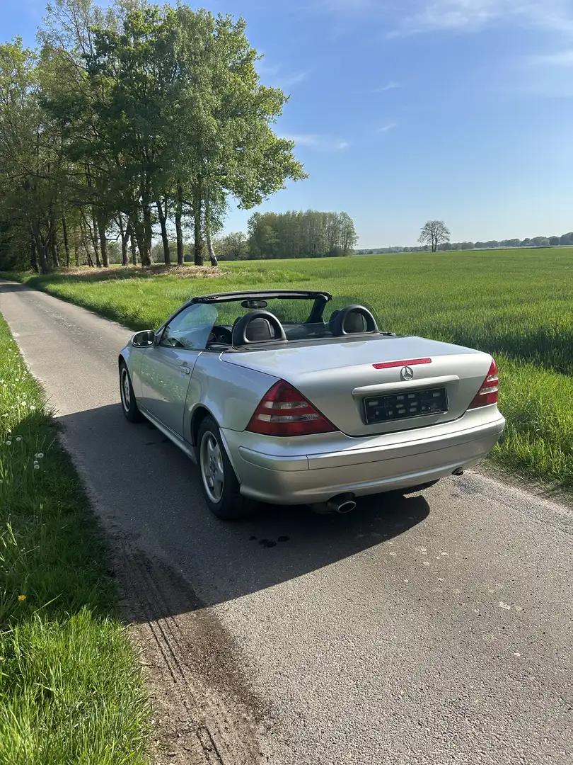 Mercedes-Benz SLK 200 Kompressor mit Gasanlage und neuem TÜV Silber - 2