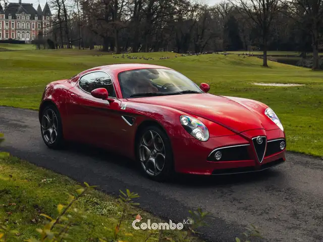 Alfa Romeo 8C Competizione - 1/2 with factory Schedoni interior