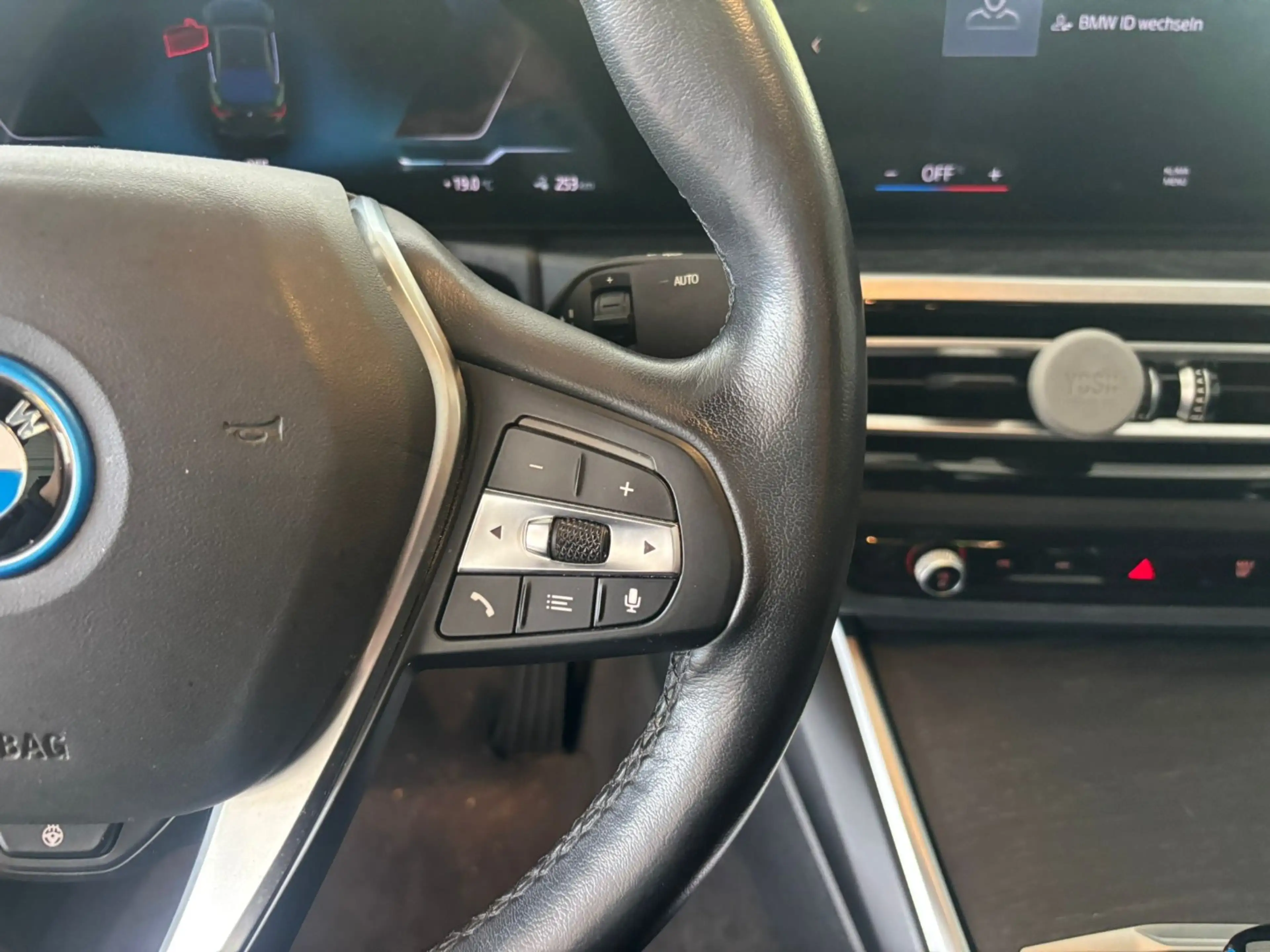 BMW i4 40 eDrive *AHK/PANO* — photo 14