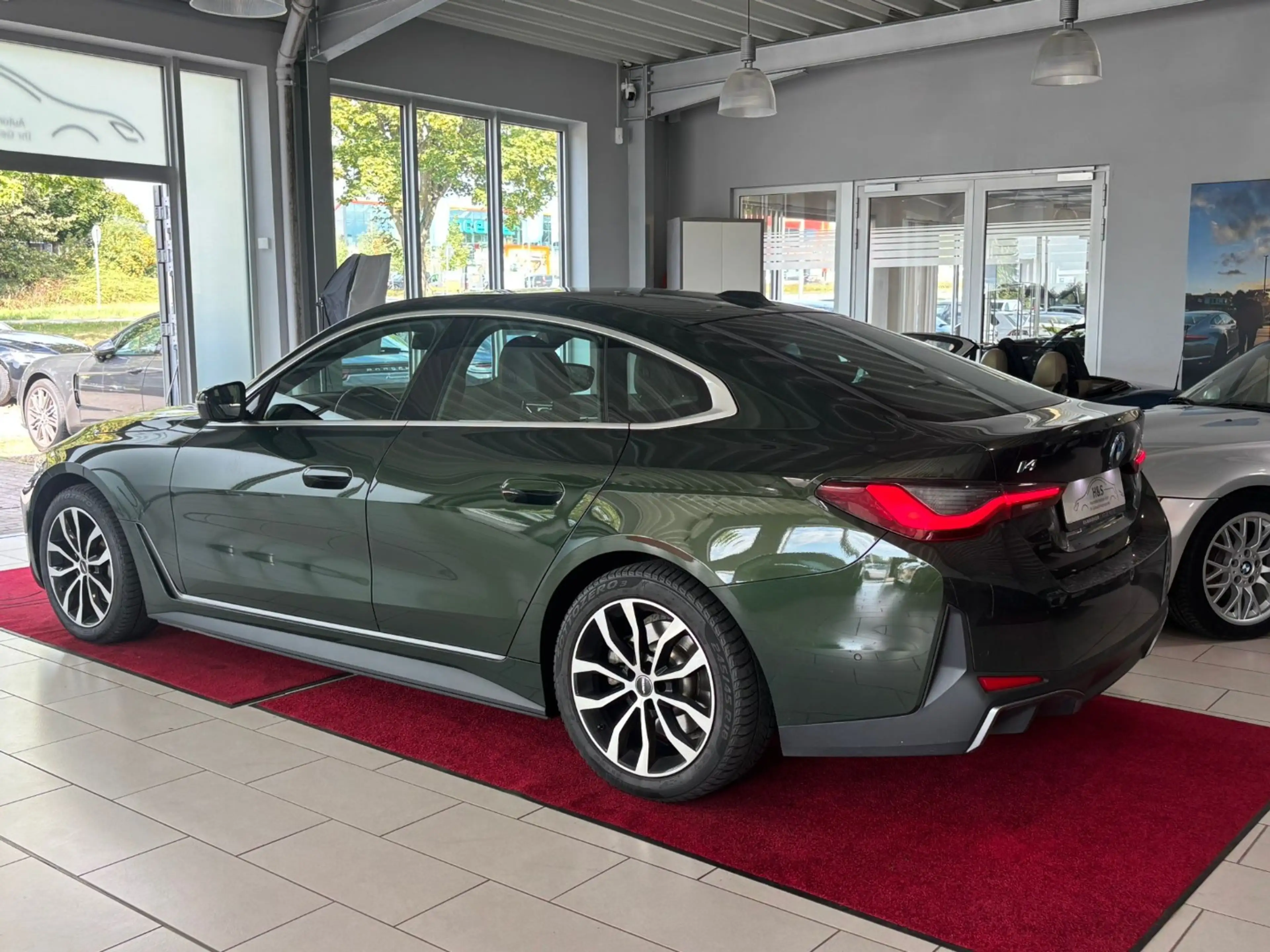 BMW i4 40 eDrive *AHK/PANO* — photo 3