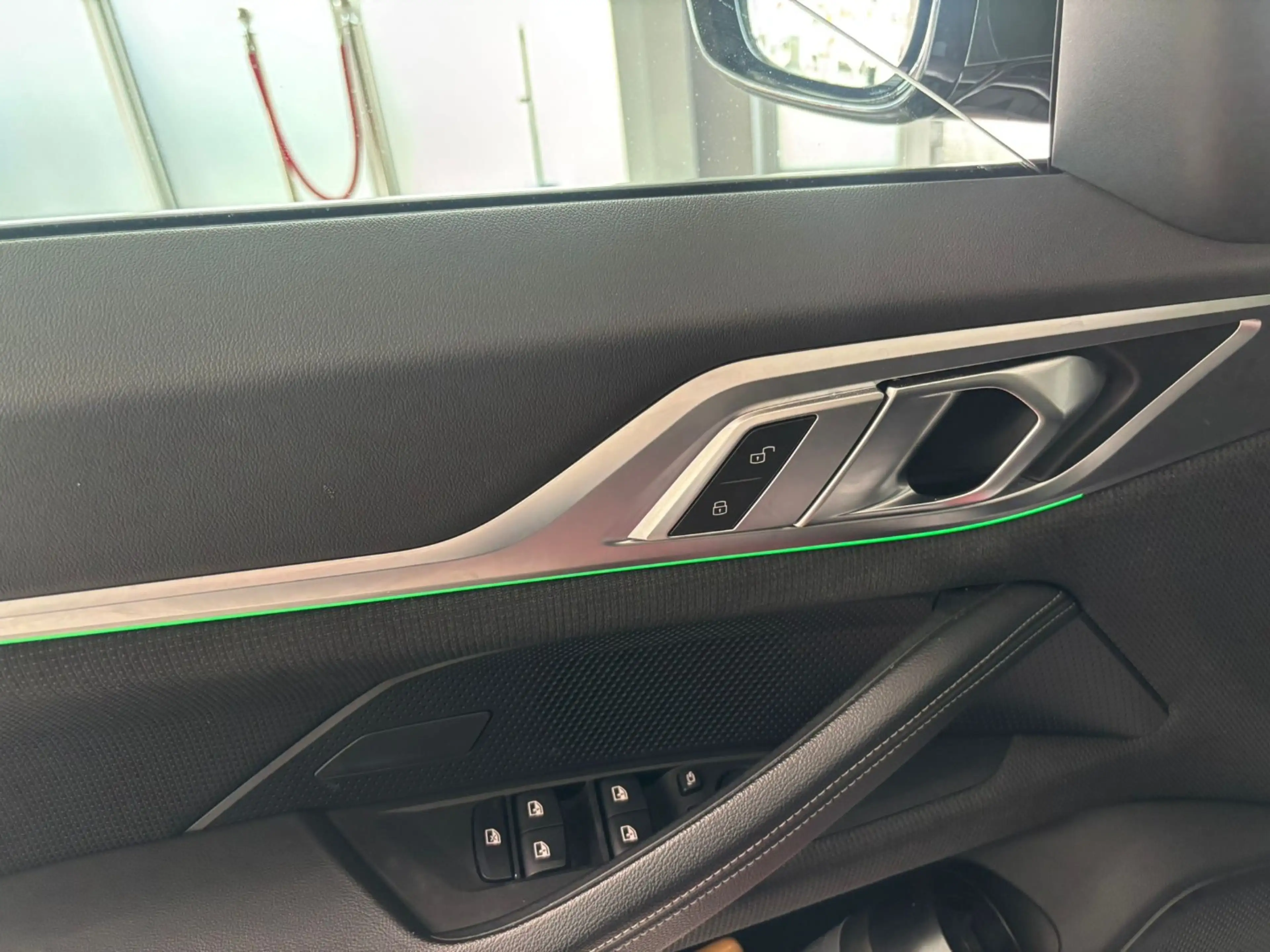 BMW i4 40 eDrive *AHK/PANO* — photo 10