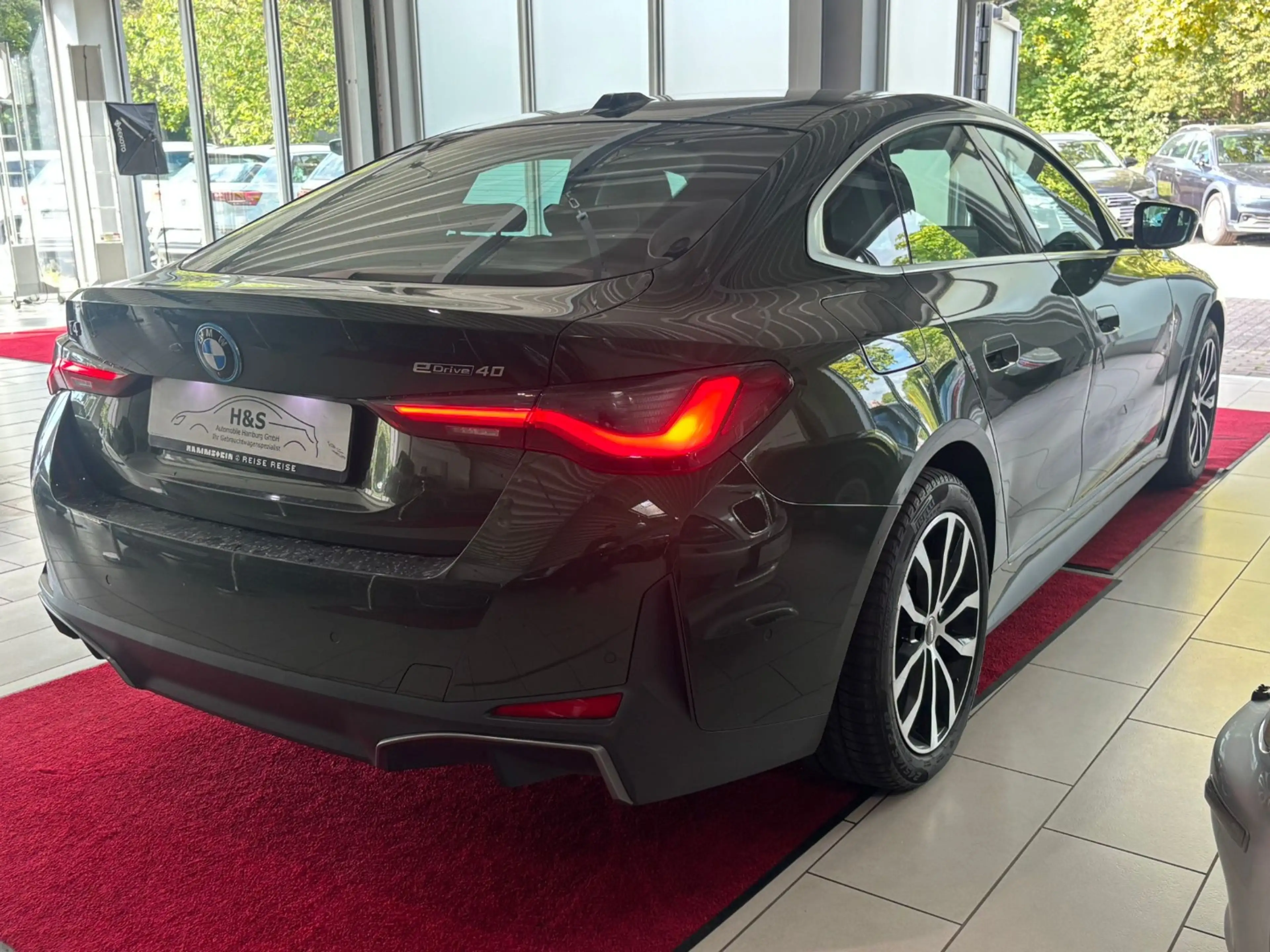 BMW i4 40 eDrive *AHK/PANO* — photo 7