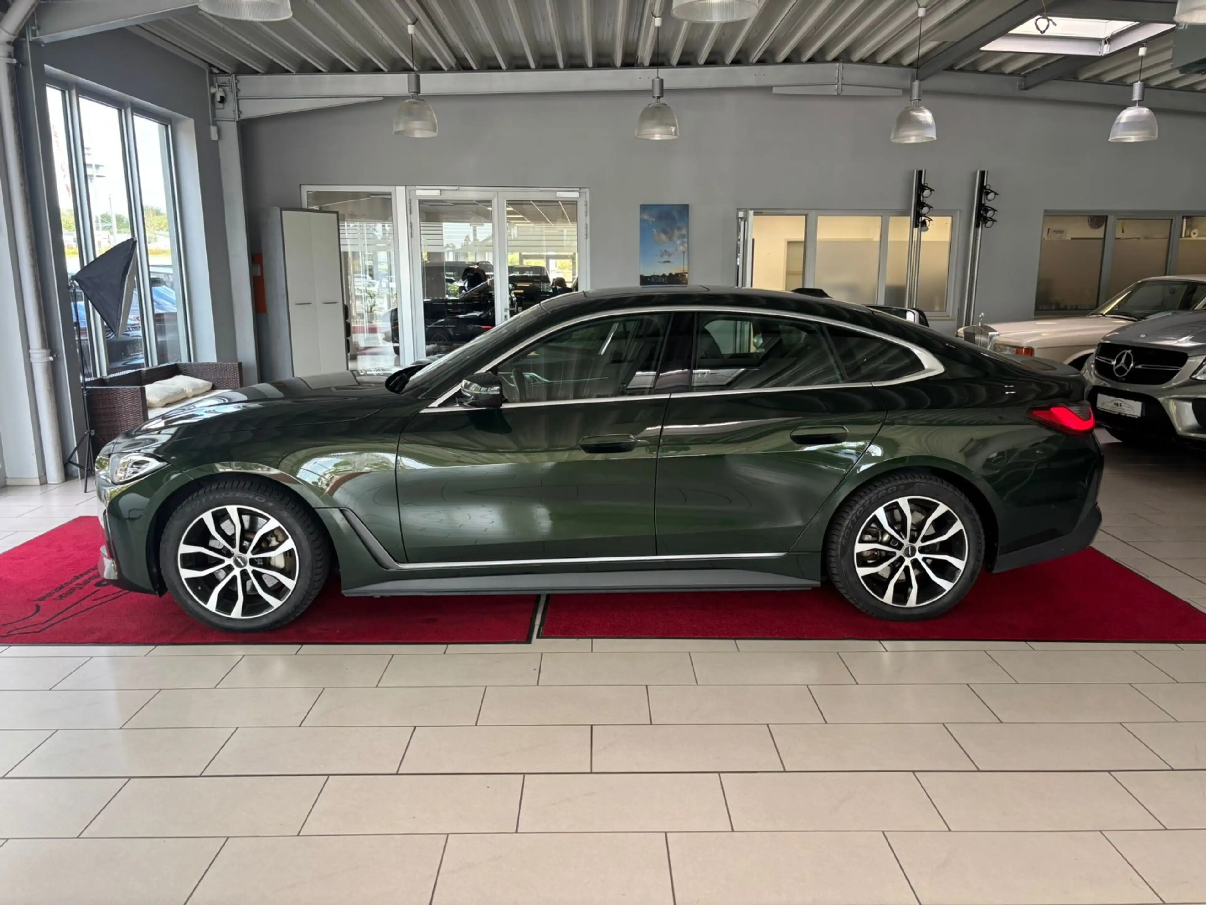 BMW i4 40 eDrive *AHK/PANO* — photo 2