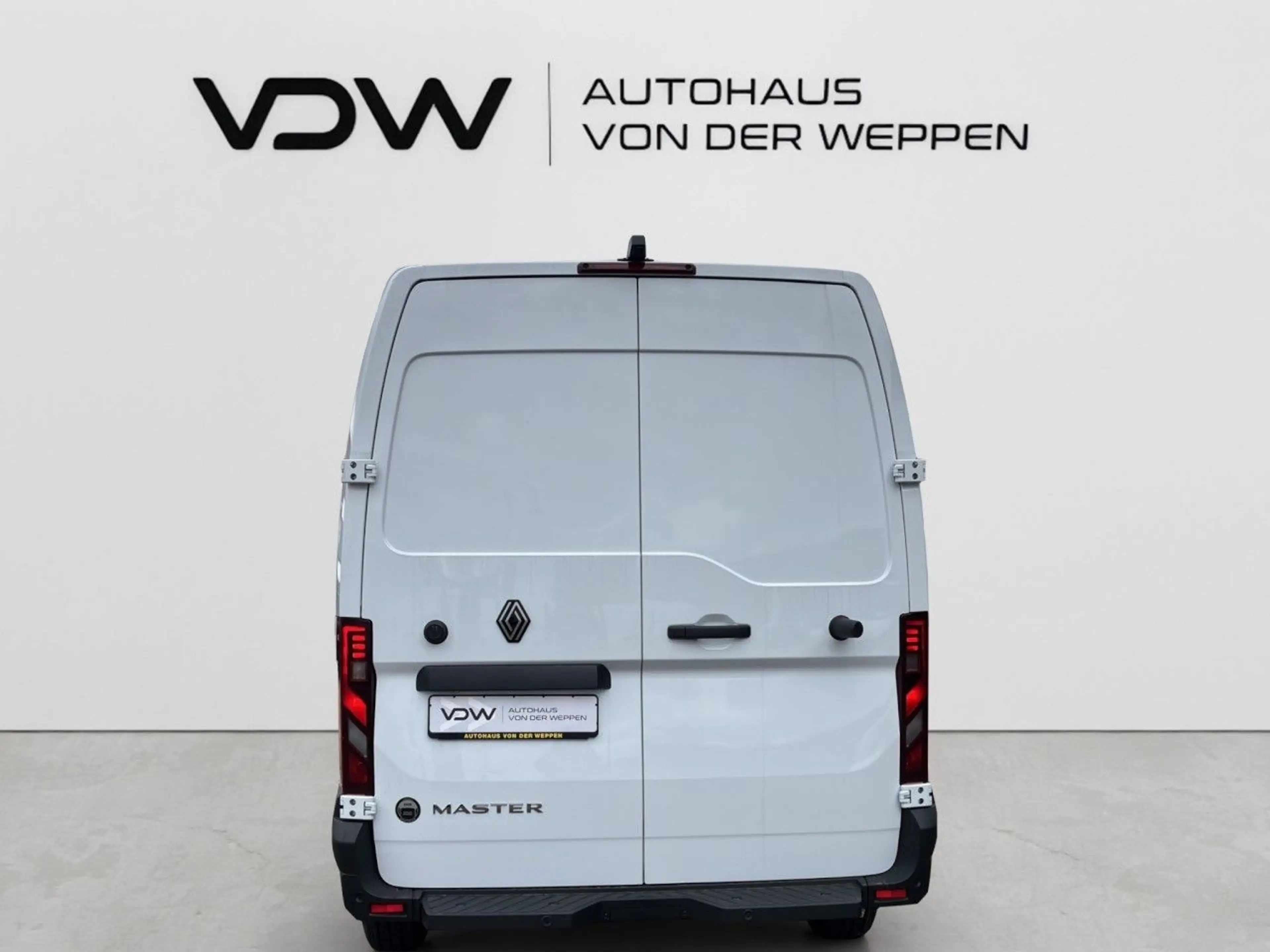 Renault Master IV L2H2 EV87 Long Range — photo 7