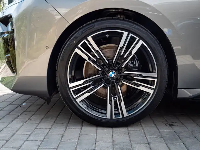 BMW M view 9