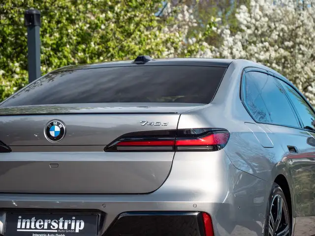 BMW M view 8