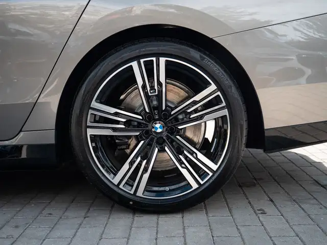 BMW M view 10