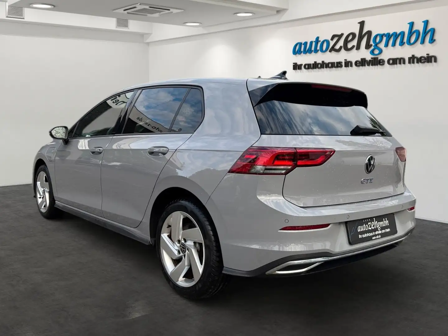 Volkswagen Golf VIII Lim. GTE +LED+Navi+Sitzh v+h+Standhz.+ Grau - 2