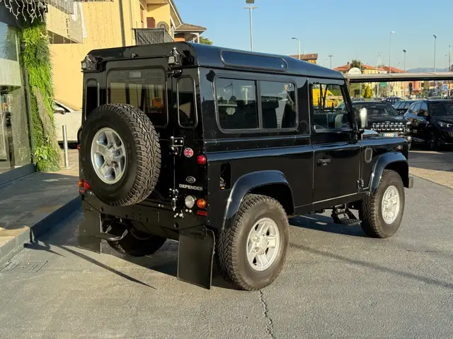 Land Rover Defender view 3