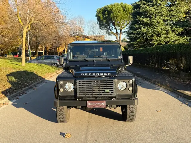 Land Rover Defender view 14