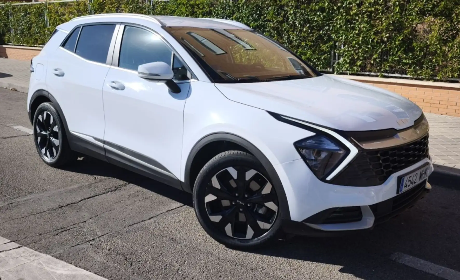 Kia Sportage 1.6 T-GDi PHEV Drive 4x4 265 Blanco - 2