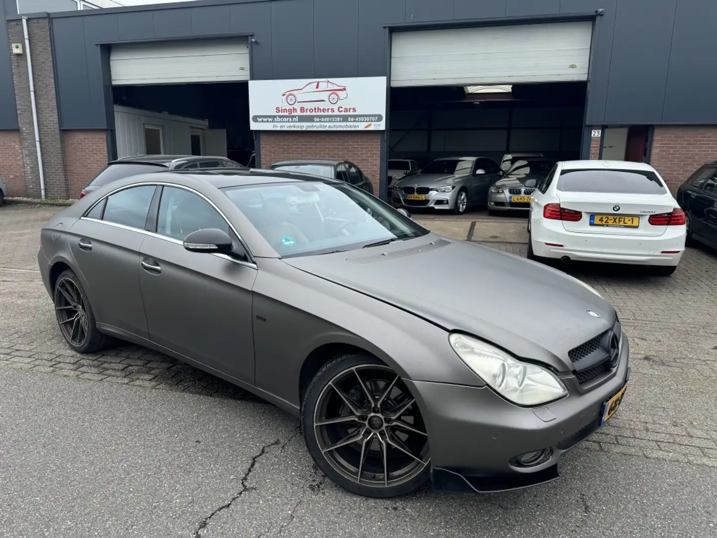 Mercedes-Benz CLS 500 AUT Full Opties HANDEL/EXPORT !! STORING !! Чорний - 1
