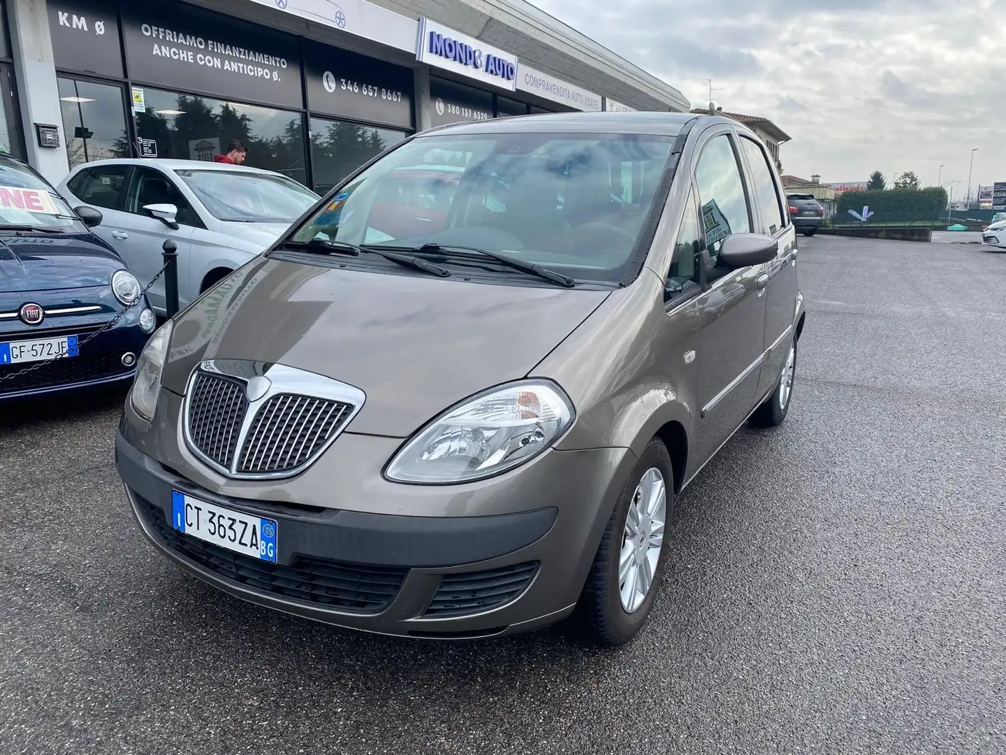 Lancia MUSA 1.4 16v Oro dfn *TETTO* NEOPATENTATI Oro - 1
