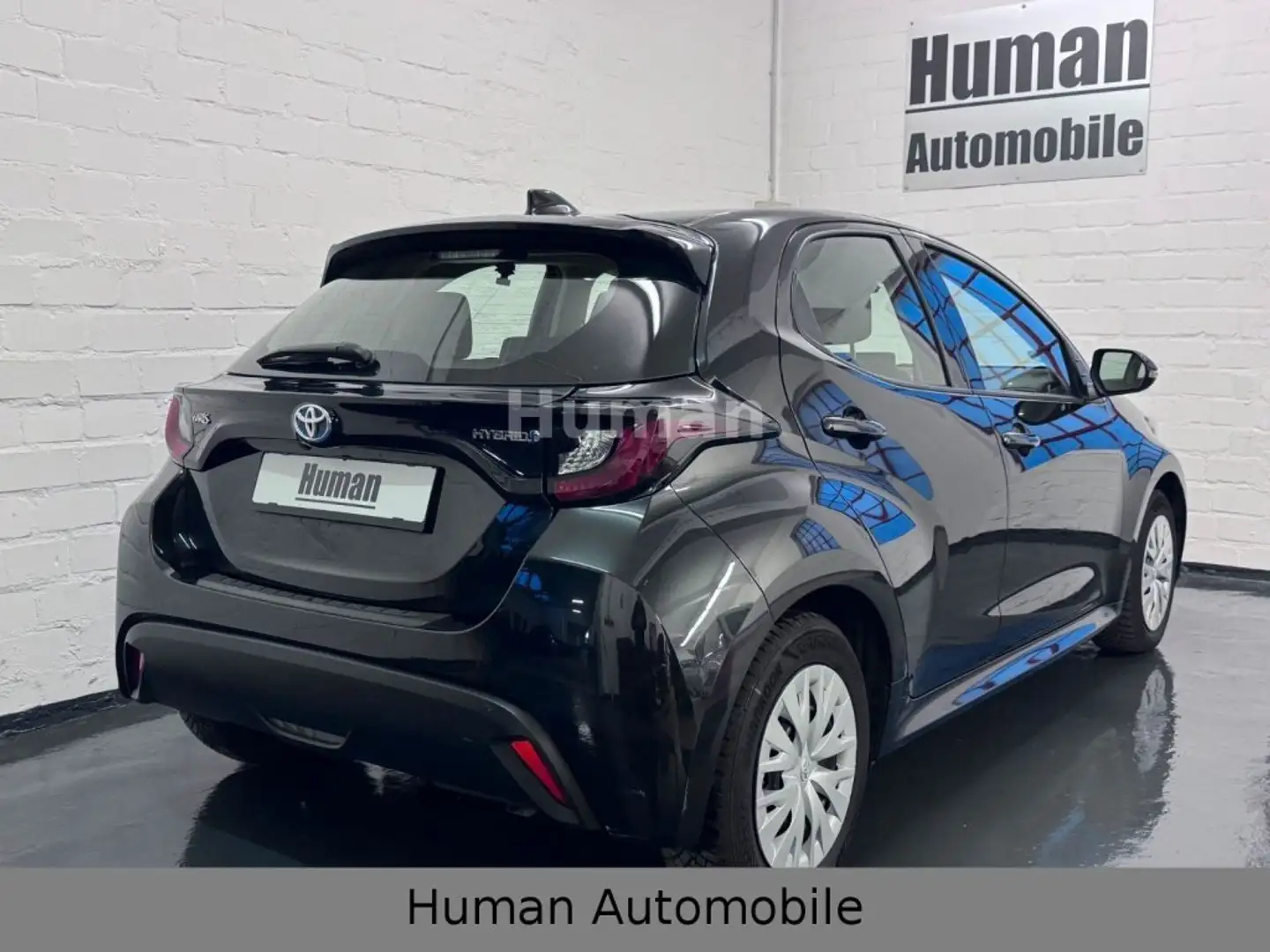 Toyota Yaris Yaris Hybrid 1.5 VVT-i Business Edition Navi/R.Cam Schwarz - 2