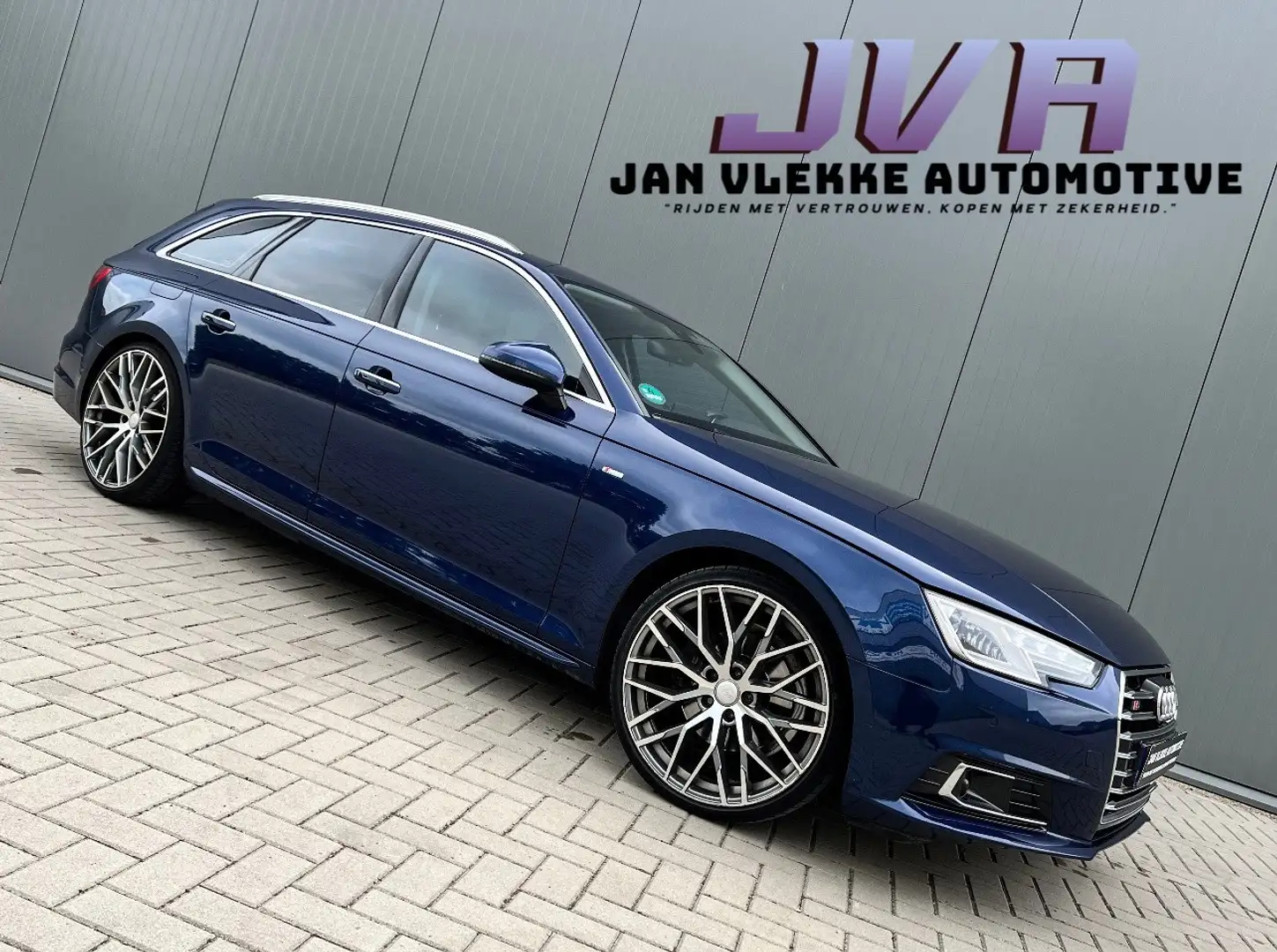 Audi A4 Avant 1.4 TFSI S-line Acc 20 Inch Volledig Audi on Azul - 1