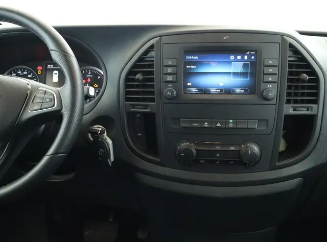 Mercedes-Benz Vito view 11