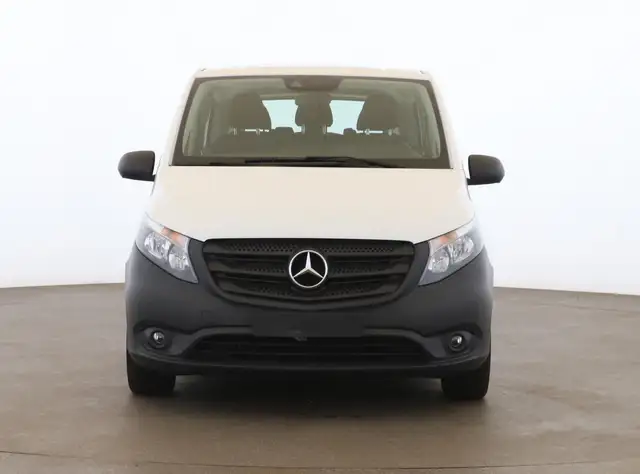 Mercedes-Benz Vito view 2