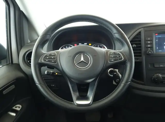 Mercedes-Benz Vito view 12