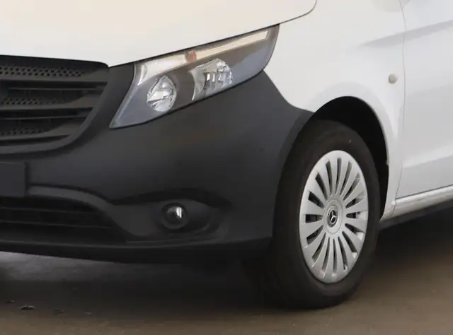 Mercedes-Benz Vito view 8