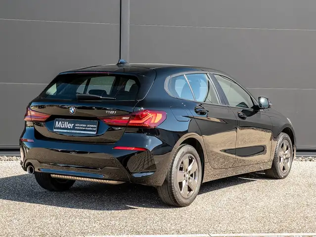 BMW 1 Series view 2