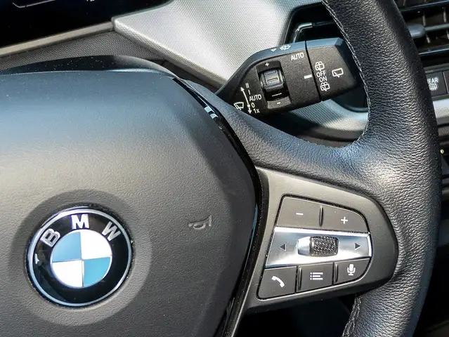 BMW 1 Series view 14