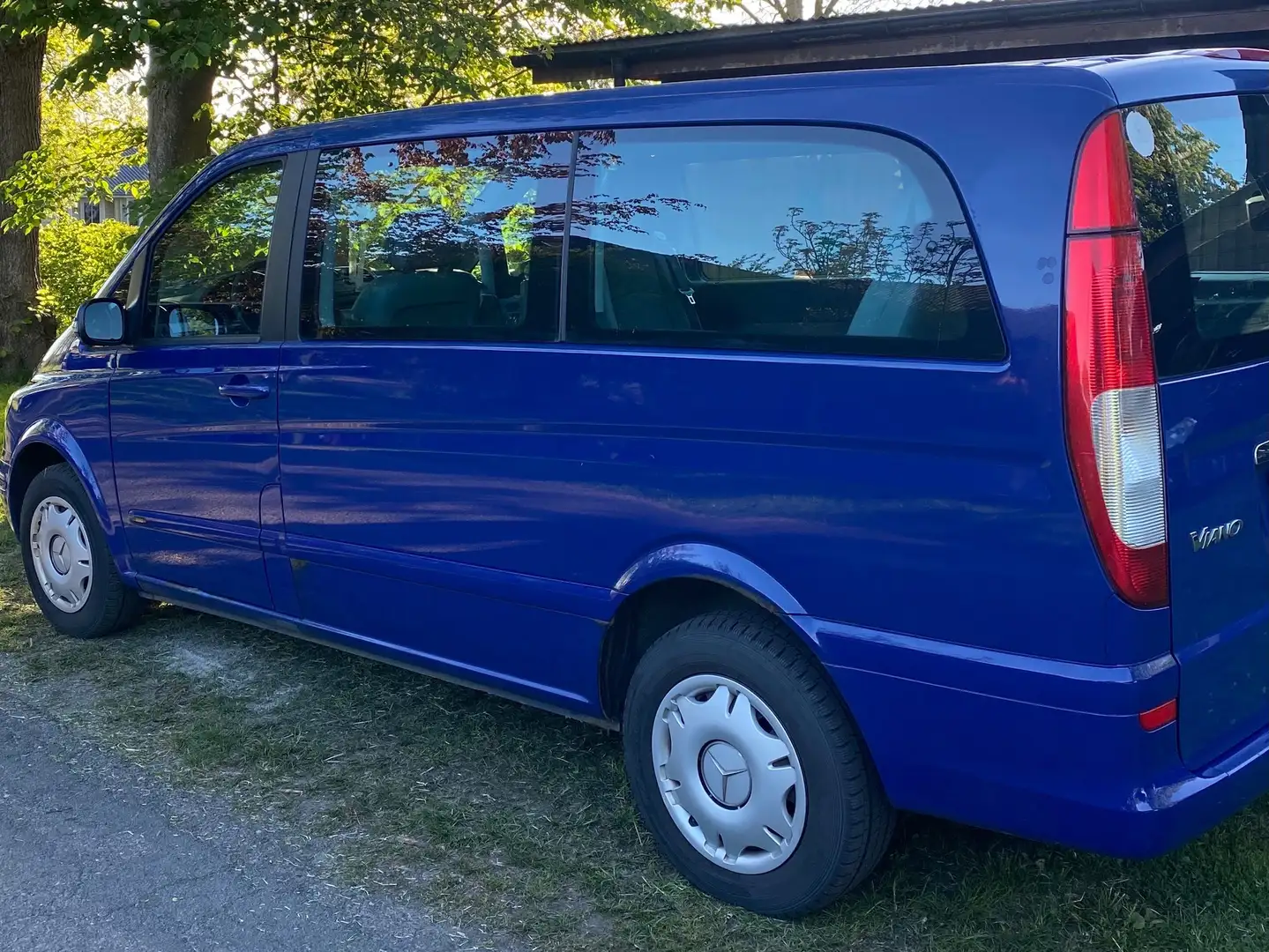 Mercedes-Benz Viano Viano 2.2 CDI lang 4MaticTrend lang Blau - 1