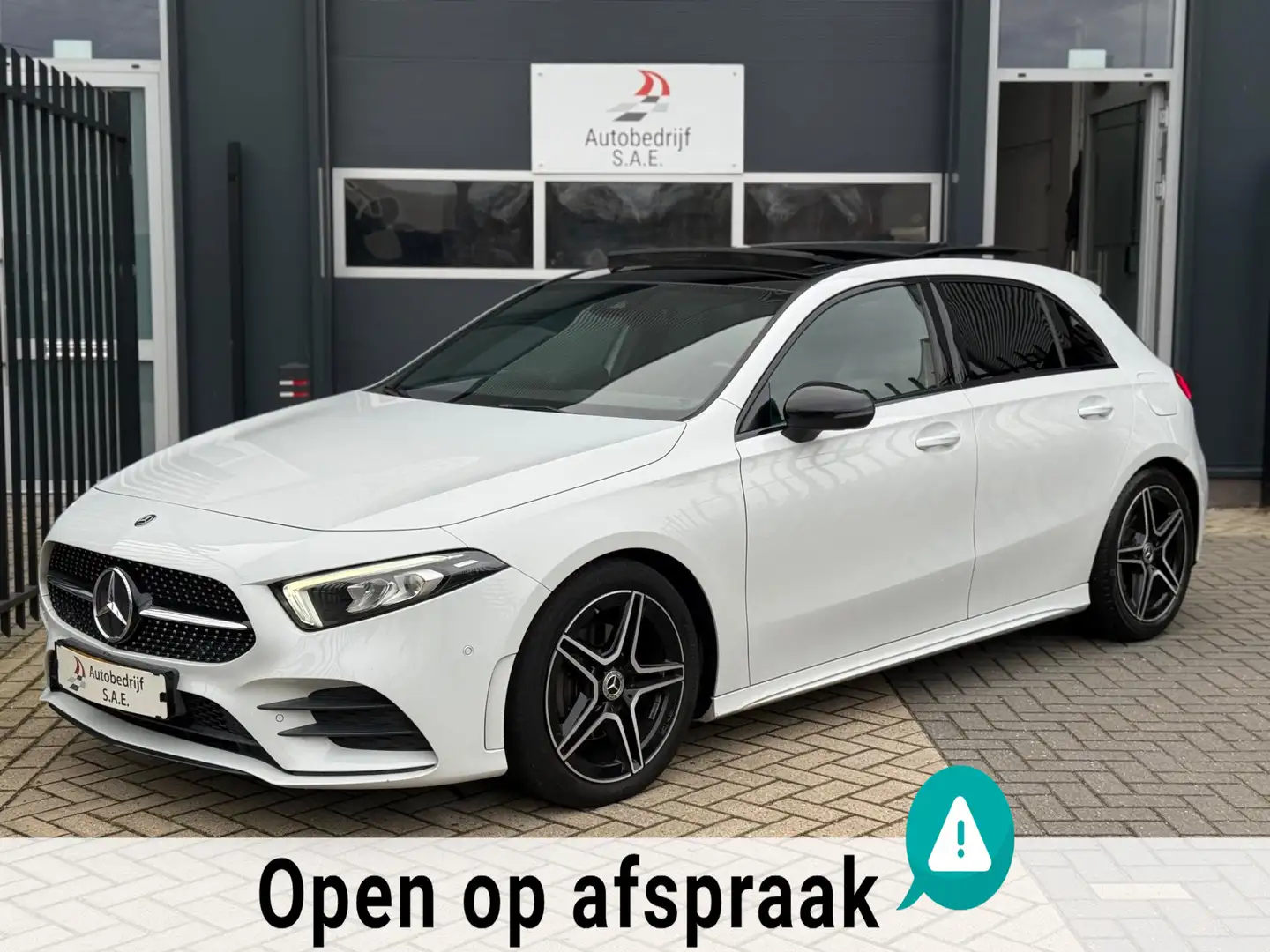 Mercedes-Benz A 180 AMG PANO CARPLAY SFEER NIGHT CAMERA Blanc - 1