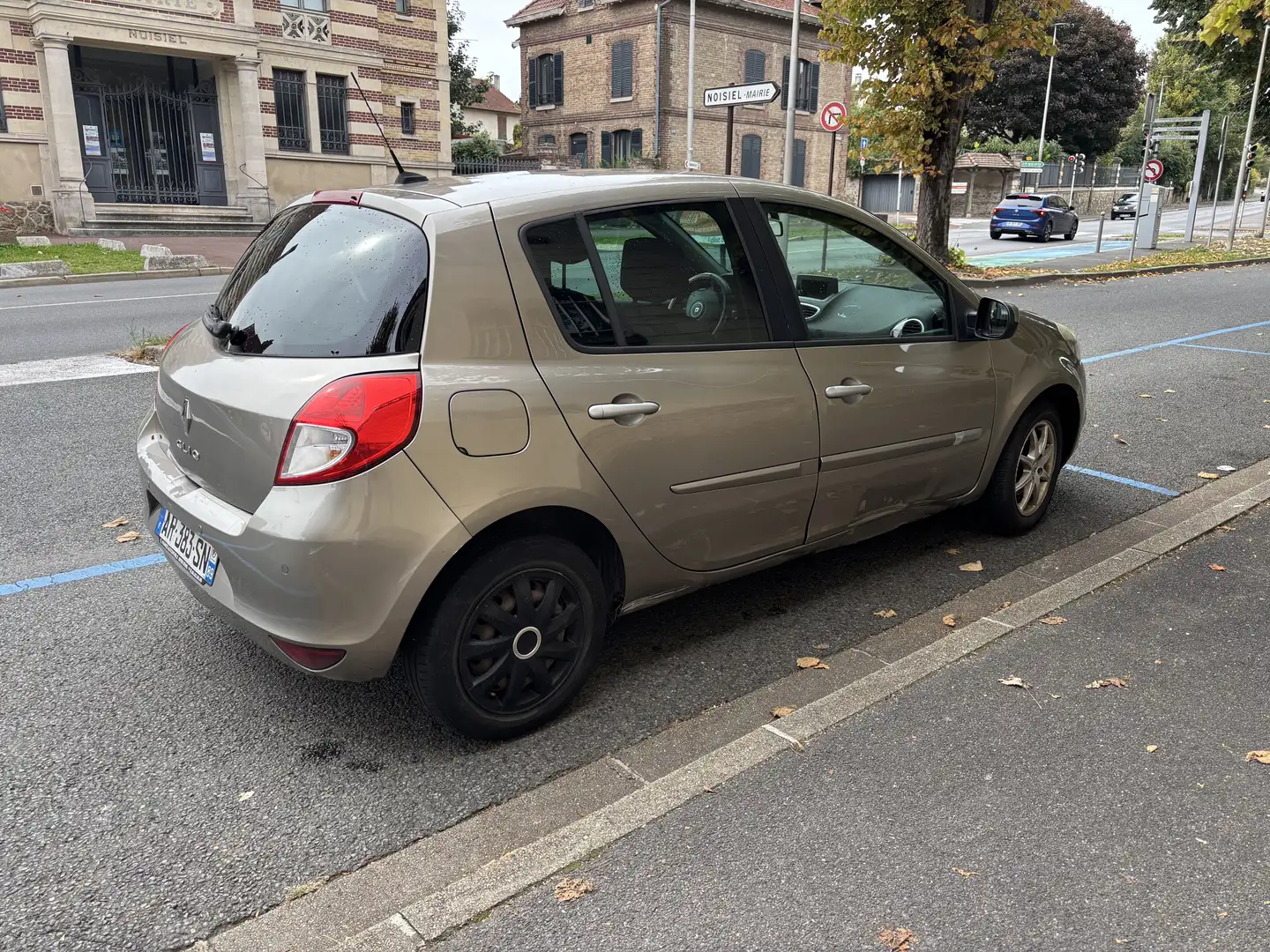 Renault Clio III dCi 85 eco2 Tom tom - 2