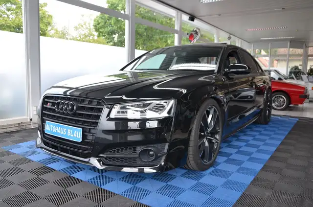 Audi S8 4.0 TFSI quattro plus *700+PS*KERAMIK/CARBON*