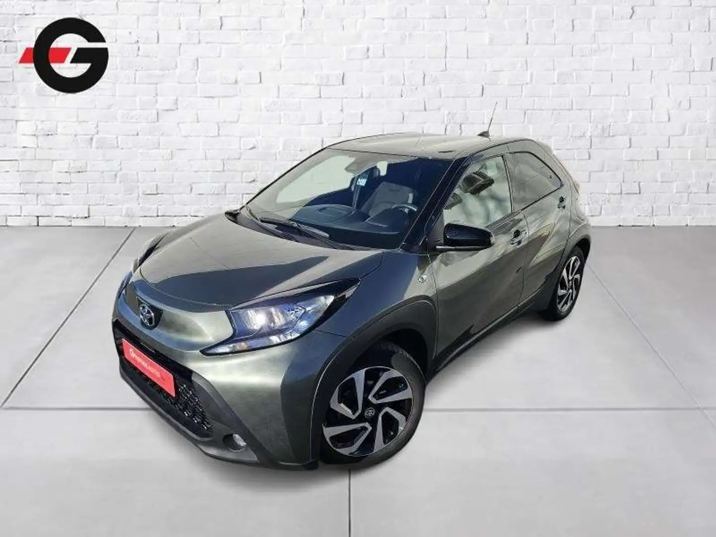 Toyota Aygo X ENVY VVT-I 75 Vert - 1