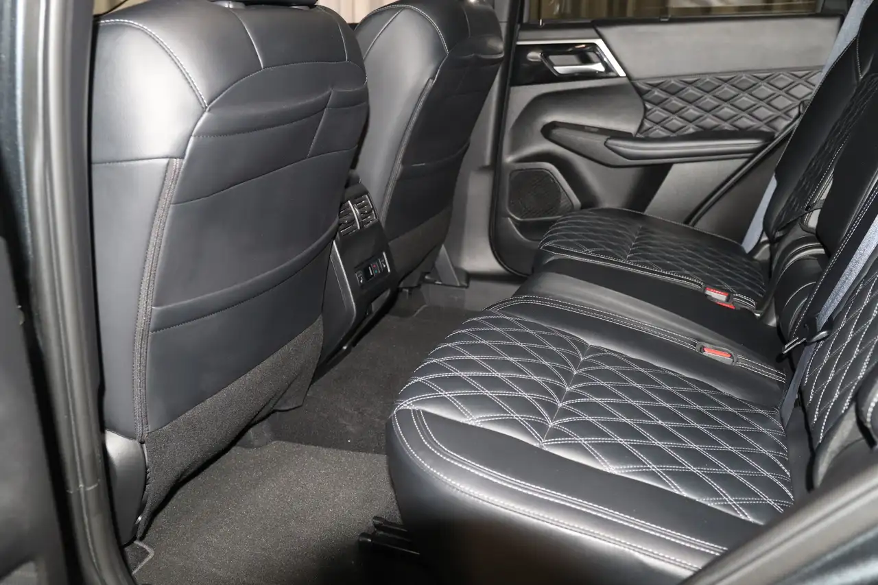 Mitsubishi Outlander снимка Mitsubishi Outlander