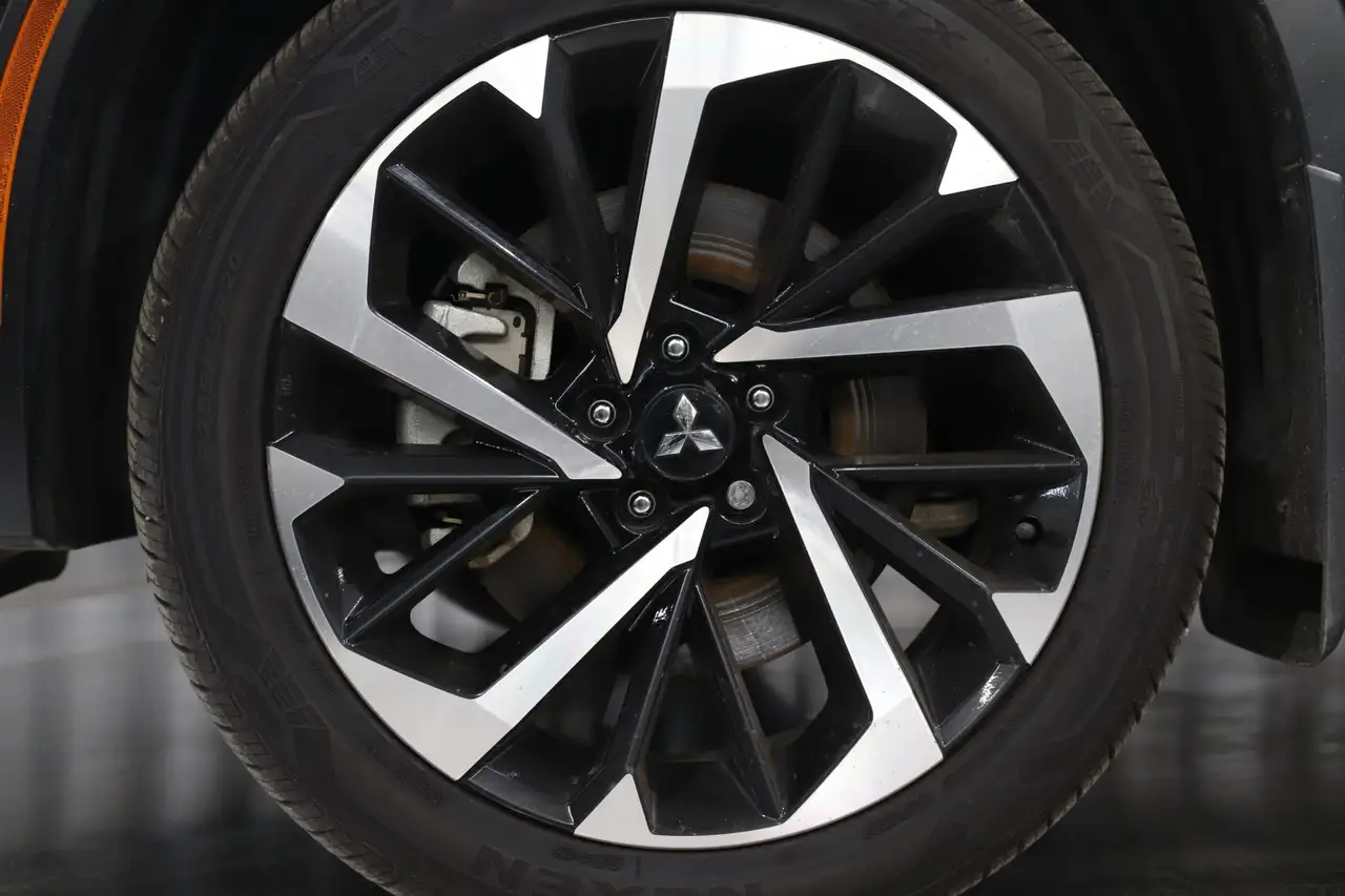 Mitsubishi Outlander снимка Mitsubishi Outlander