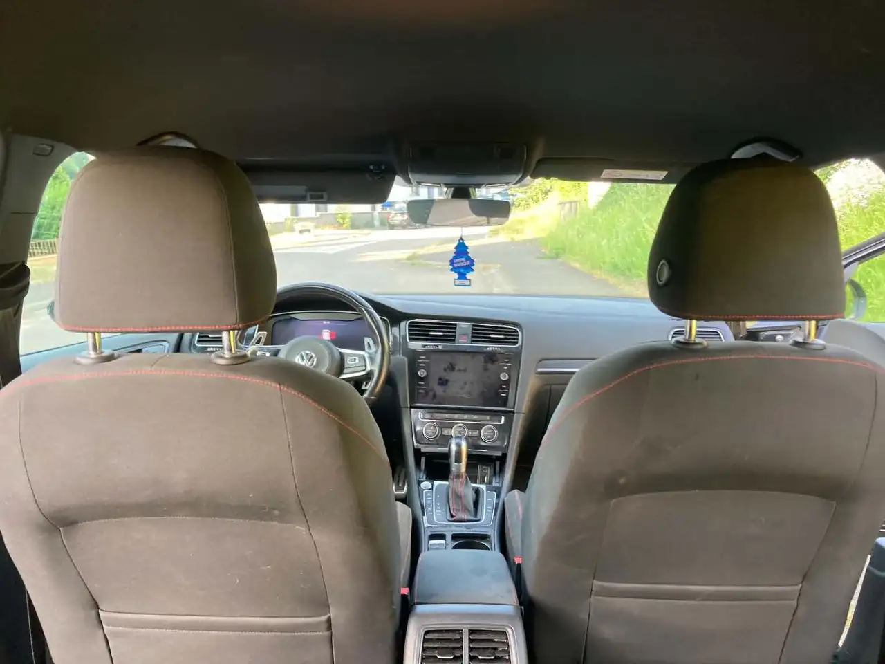 Volkswagen Golf GTI — photo 12