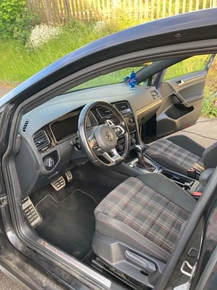 Volkswagen Golf GTI — photo 10